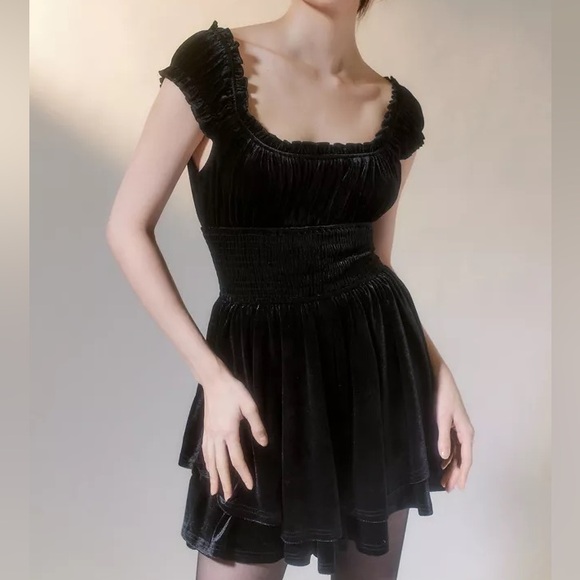 Urban Outfitters Pants - Urban Outfitters Velvet Rosie Romper (Large) - Black